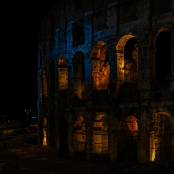 Fotografia intitolato "Arches in the Night" da Lm Walker, Opera d'arte originale, Fotografia digitale