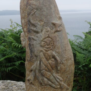 Sculptuur getiteld "menhir et korrigan" door Loic Carmes, Origineel Kunstwerk