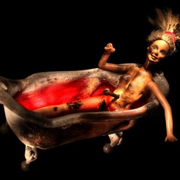 Fotografia intitolato "Le suicide de Barbie" da Loïc Jugue, Opera d'arte originale, Light Painting Montato su Altro pannello…