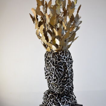 Sculpture titled "Le songe du moaï" by Looki0732, Original Artwork, Metals