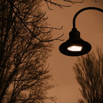 Fotografia intitolato "lampione" da Lorenzo Corti, Opera d'arte originale, Fotografia digitale