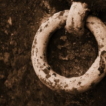 Fotografia intitolato "vecchio anello" da Lorenzo Corti, Opera d'arte originale, Fotografia digitale