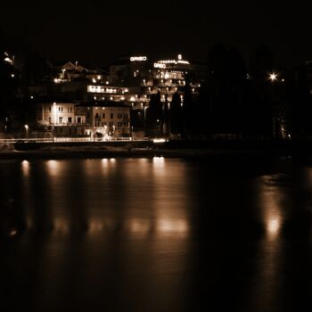 Fotografia intitolato "fiume notturno" da Lorenzo Corti, Opera d'arte originale, Fotografia digitale