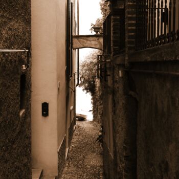 Photography titled "vecchio vicolo" by Lorenzo Corti, Original Artwork, Digital Photography