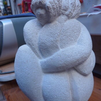 Sculpture titled "Embrassade" by Lorette Perret, Original Artwork, Stone