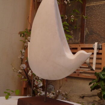 Sculpture intitulée "Oiseau" par Lorette Perret, Œuvre d'art originale, Pierre