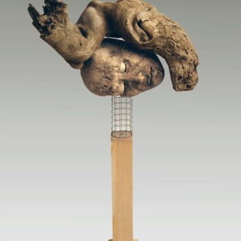 Sculpture intitulée "Sous la mère" par Lou Perdu, Œuvre d'art originale, Techniques mixtes
