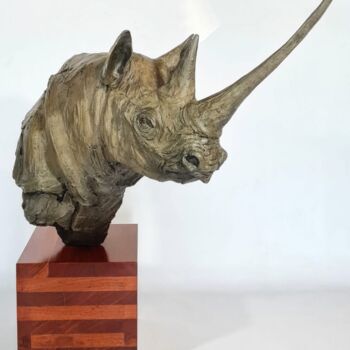 Scultura intitolato "Rhino bust bronze" da Michael Cañadas, Opera d'arte originale, Bronzo