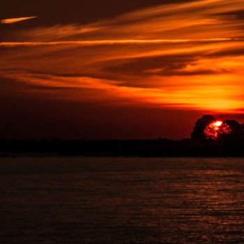 Fotografie getiteld "Glorious Sunset" door Lou Zucchi, Origineel Kunstwerk