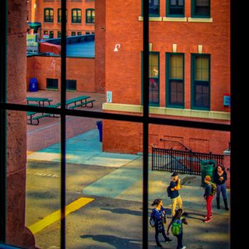 Fotografia intitulada "School Yard" por Lou Zucchi, Obras de arte originais