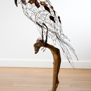 Escultura titulada "perroquet automnal" por Laurence Van Baren, Obra de arte original, Madera