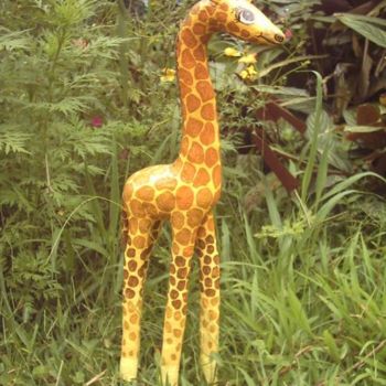 Sculpture titled "Girafa Feliz" by Lucienne Dumay, Original Artwork