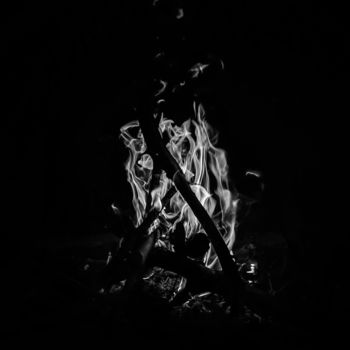 Photographie intitulée "Fireplace" par Luigi Veggetti, Œuvre d'art originale, Photographie numérique