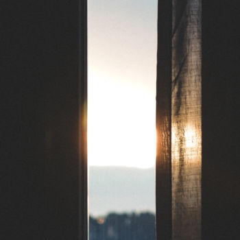 Fotografie getiteld "Curtain Sunset" door Luigi Veggetti, Origineel Kunstwerk, Digitale fotografie