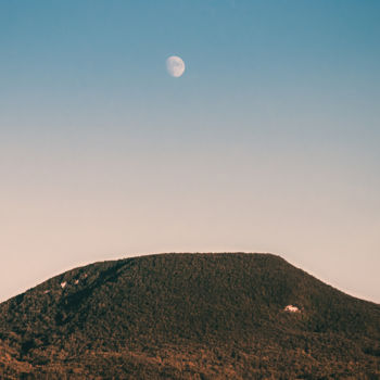 Photography titled "Sunset Moon Mountain" by Luigi Veggetti, Original Artwork, Digital Photography
