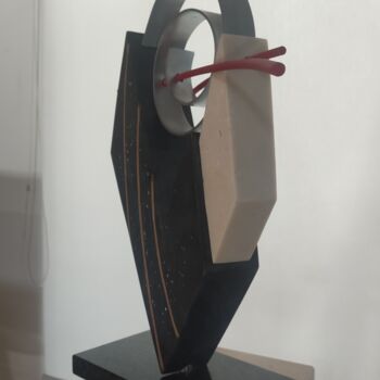 Sculpture titled "O lado escuro" by Luiz Queimadela, Original Artwork, Stone