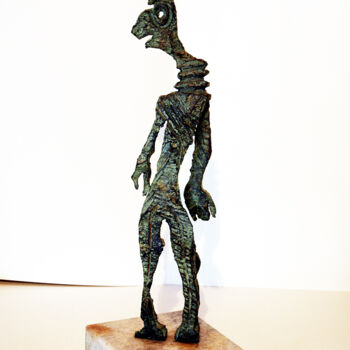 Sculpture titled "Escultura" by Luís Soares, Original Artwork, Bronze