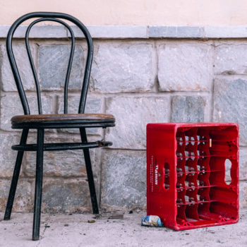 "Chair and red box" başlıklı Fotoğraf Andrey Lukovnikov tarafından, Orijinal sanat, Dijital Fotoğrafçılık