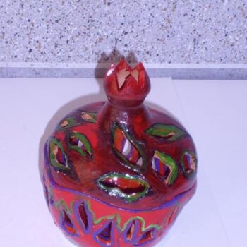 Sculptuur getiteld "Armenian pomegranate" door Luse Yeremyan, Origineel Kunstwerk, Keramiek