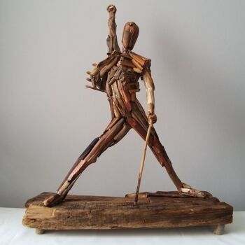 Skulptur mit dem Titel "Freddie Mercury Yel…" von M. Engin Akabali, Original-Kunstwerk, Holz