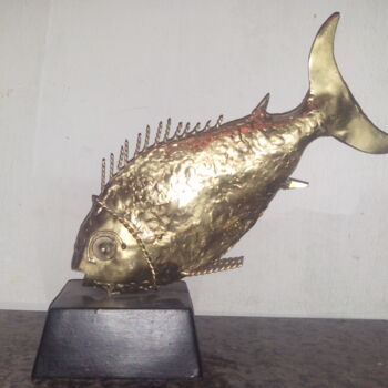 Sculpture titled "Peixe de metal" by M.Gomes, Original Artwork, Metals