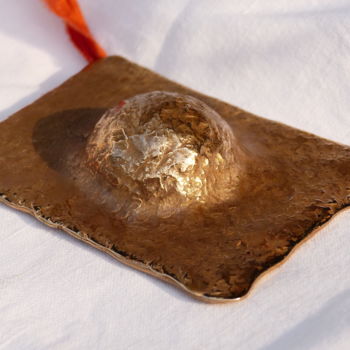 제목이 "pendentif en bronze…"인 미술품 Bijoux Mailou로, 원작, 목걸이