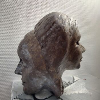 Sculptuur getiteld "DEUX : ElleS" door Ma Chaloupe, Origineel Kunstwerk, Klei
