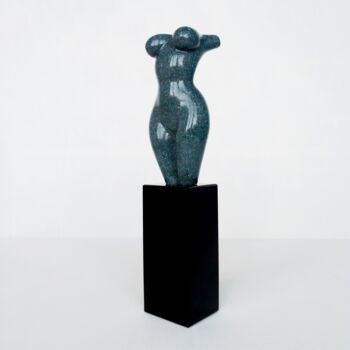 Sculpture titled "1 GREY-GREEN GIRL2…" by Maas Tiir, Original Artwork, Resin