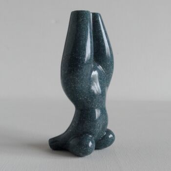 Sculpture intitulée "1GREY-BLUE GIRL6 WI…" par Maas Tiir, Œuvre d'art originale, Résine