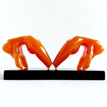 Sculpture intitulée "2GYMNAST-GIRLS1 YEL…" par Maas Tiir, Œuvre d'art originale, Résine