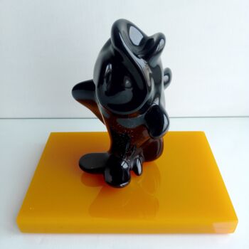 Escultura titulada "BLACK FISH2 VERTICA…" por Maas Tiir, Obra de arte original, Resina