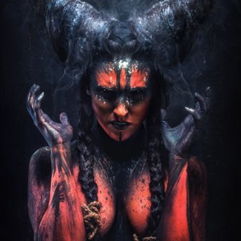 Fotografia intitolato "+ + Devil Inside + +" da Madtography, Opera d'arte originale