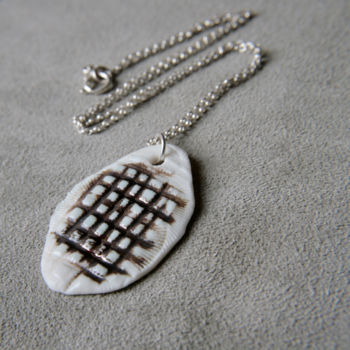 Design getiteld "Checkered porcelain" door Decorella, Origineel Kunstwerk, Juwelen