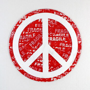Skulptur mit dem Titel "Peace is Fragility" von Magmagmag, Original-Kunstwerk, Klebeband