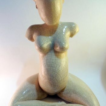 Sculpture titled "En attendant bebe #5" by Magoti, Original Artwork, Clay