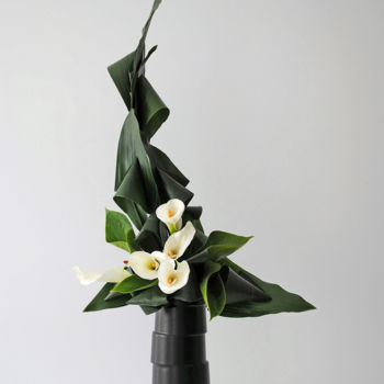 Handwerk mit dem Titel "Ikebana moderne par…" von Thai Mai Van, Original-Kunstwerk
