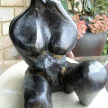 Sculpture titled "Mini Squat" by Majd, Original Artwork, Terra cotta