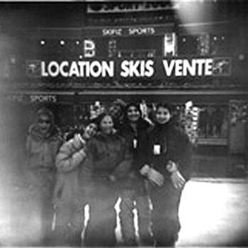 Φωτογραφία με τίτλο "Location skis vente" από Mama Oursa, Αυθεντικά έργα τέχνης