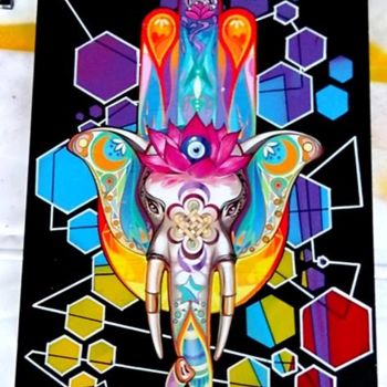 Collages intitulée "MultiCultural Totem" par Drakman Kut Kut, Œuvre d'art originale, Autre