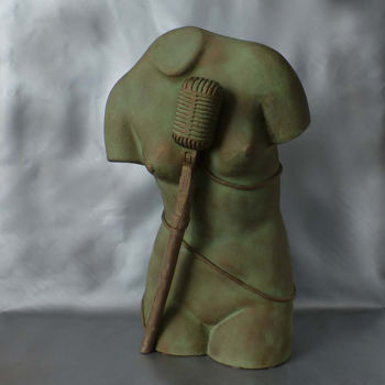 Sculpture titled "microfono" by Manuel Calvo, Original Artwork, Clay