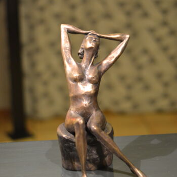 Sculpture intitulée "La Provocatrice" par Manoyan, Œuvre d'art originale, Bronze