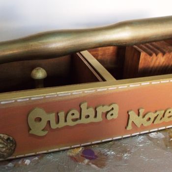 Handwerk mit dem Titel "quebra-nozes-com-gr…" von Assunção Carreto, Original-Kunstwerk