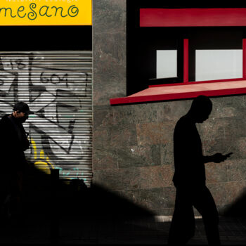 Photographie intitulée "Dos en la sombra" par Manuel Sáez, Œuvre d'art originale, Photographie numérique