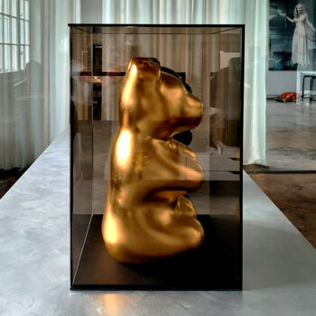 Escultura intitulada "JellyPoolBear 24K G…" por Manuel W. Stepan, Obras de arte originais, Plástico