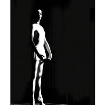 Photographie intitulée "La petite danseuse" par Marc Acquaviva, Œuvre d'art originale