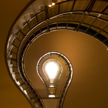 Fotografía titulada "escalier ampoule" por Marc Knecht Photographe, Obra de arte original, Fotografía no manipulada