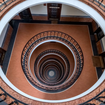 Fotografie getiteld "escalier en spiral" door Marc Knecht Photographe, Origineel Kunstwerk, Niet gemanipuleerde fotografie