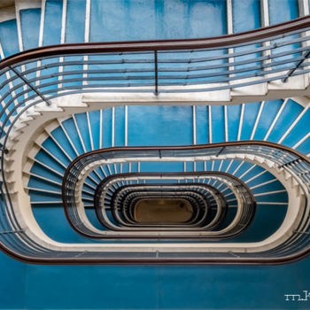Fotografia zatytułowany „Escalier design” autorstwa Marc Knecht Photographe, Oryginalna praca, Fotografia nie manipulowana