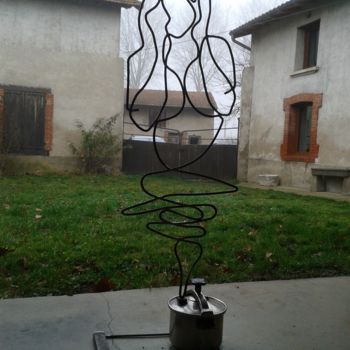 Скульптура под названием "Marianne sous press…" - Marc Terrade, Подлинное произведение искусства, Металлы