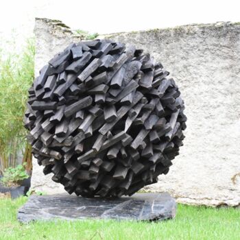 Sculpture titled "MATIÈRE GRISE" by Marc Mugnier, Original Artwork, Wood